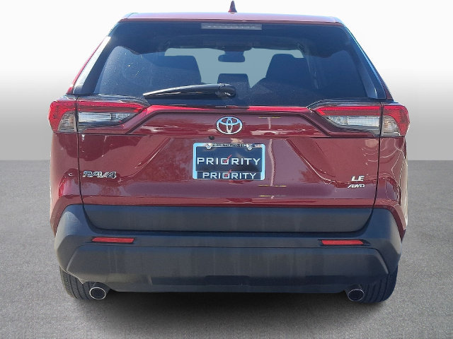 Used 2025 Toyota RAV4 LE AWD/4WD image 5