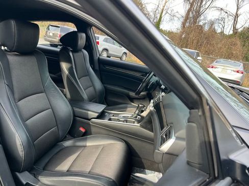 Used 2018 Honda Accord Sport image 30