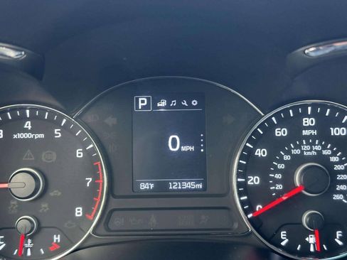 Used 2017 Kia Forte S FWD image 22