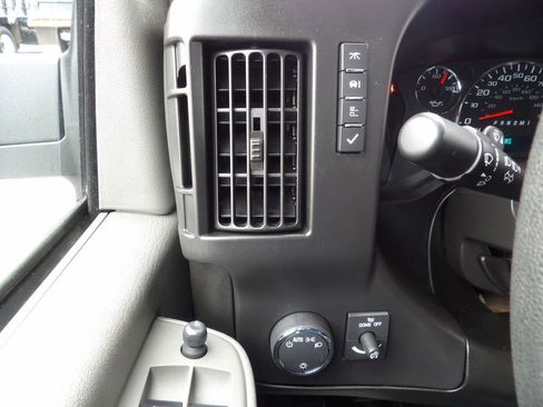 Used 2024 GMC Savana 2500 w/ Driver Convenience Package image 19