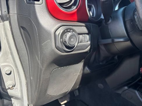 Used 2021 Jeep Wrangler Unlimited Rubicon AWD/4WD image 6