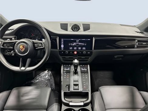 Used 2024 Porsche Macan AWD/4WD image 12