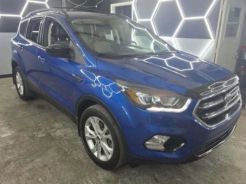 Used 2018 Ford Escape SE w/ SE Sport Appearance Package AWD/4WD image 4