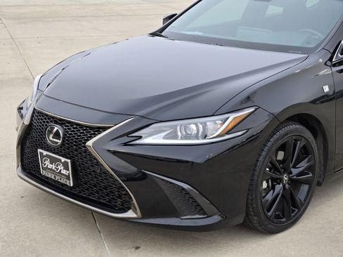 Used 2022 Lexus ES 350 F Sport image 9