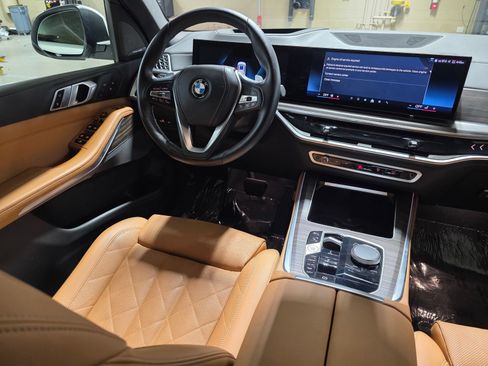 Used 2024 BMW X5 xDrive40i w/ Premium Package AWD/4WD image 19