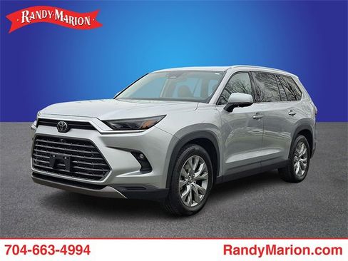 Used 2024 Toyota Grand Highlander Limited image 1