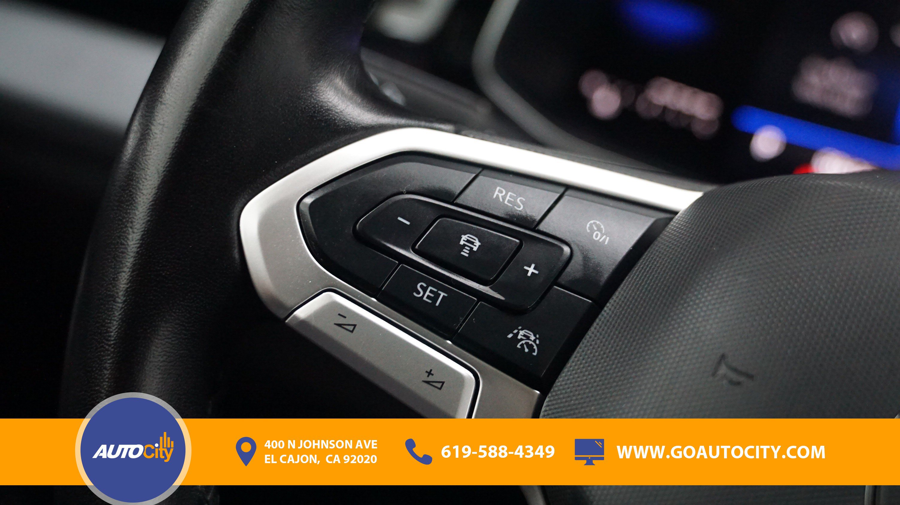 Used 2025 Volkswagen Jetta SE FWD image 21