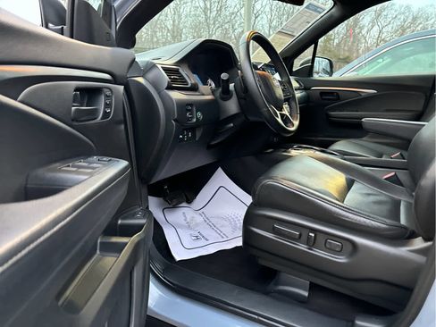 Used 2023 Honda Passport EX-L image 6