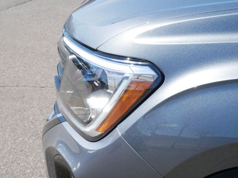 Certified 2025 Volkswagen Atlas Cross Sport SE w/ Panoramic Sunroof Package image 17