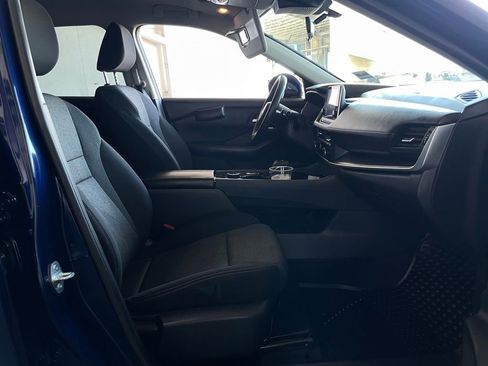 Used 2024 Nissan Rogue SV image 16