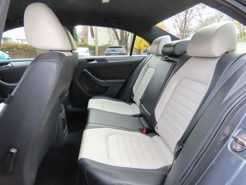 Used 2016 Volkswagen Jetta Sport w/ Lighting Package image 13