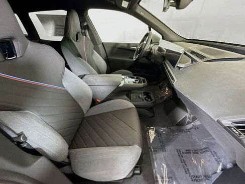 New 2026 BMW iX xDrive60 w/ M Sport Package image 29