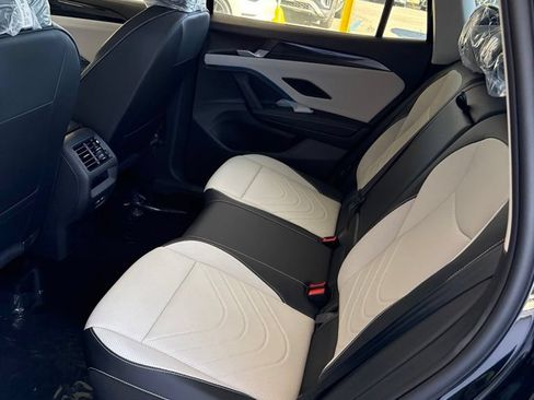 New 2026 Volkswagen Tiguan SE AWD/4WD image 18