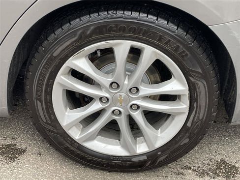 Used 2017 Chevrolet Malibu LT image 11