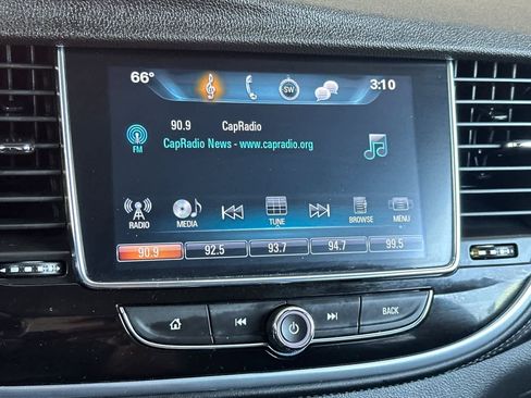 Used 2021 Buick Encore Preferred w/ Safety Package image 20