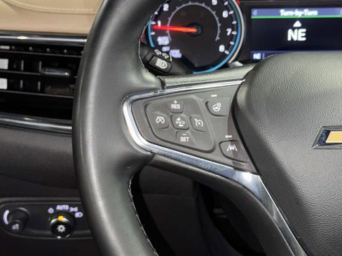 Used 2024 Chevrolet Equinox Premier image 8