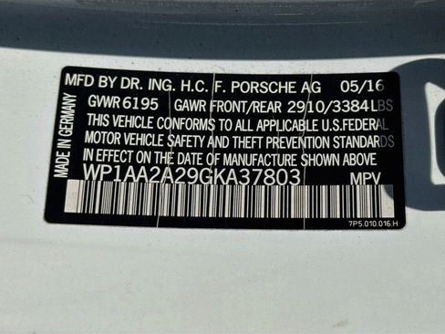 Used 2016 Porsche Cayenne w/ Premium Package image 33