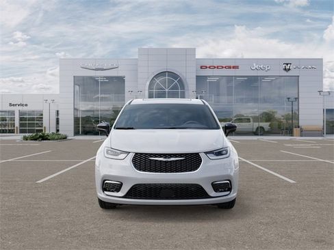 New 2026 Chrysler Pacifica Limited image 6