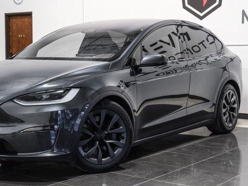 Used 2024 Tesla Model X image 10