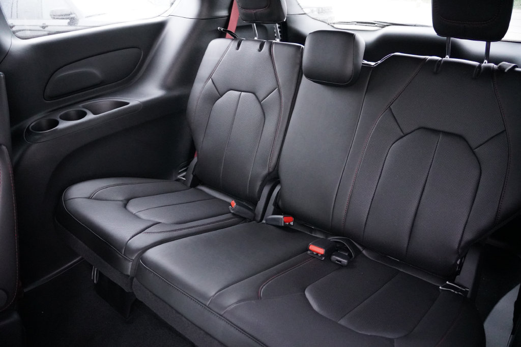 New 2027 Chrysler Pacifica Select AWD/4WD image 14