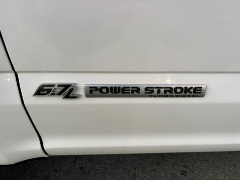 Used 2019 Ford F250 XL w/ Power Equipment Group image 9