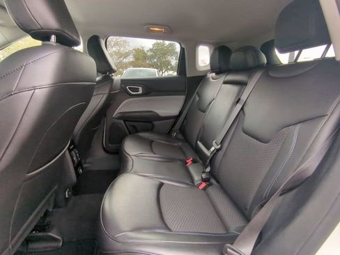 Certified 2022 Jeep Compass Latitude image 15