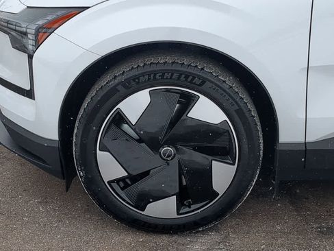 Certified 2025 Volvo EX30 Plus w/ Protection Package Premier image 13