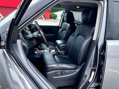 Used 2015 INFINITI QX80 4WD w/ Theater Package image 8
