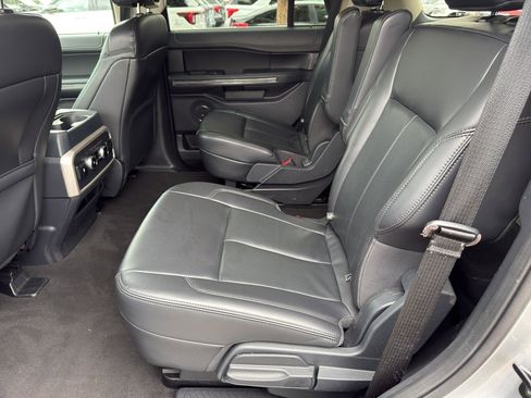 Used 2024 Ford Expedition XLT image 23