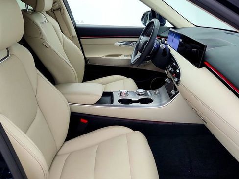 Used 2026 Genesis GV70 2.5T Select image 25