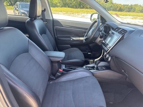 Used 2024 Mitsubishi Outlander Sport SE image 25