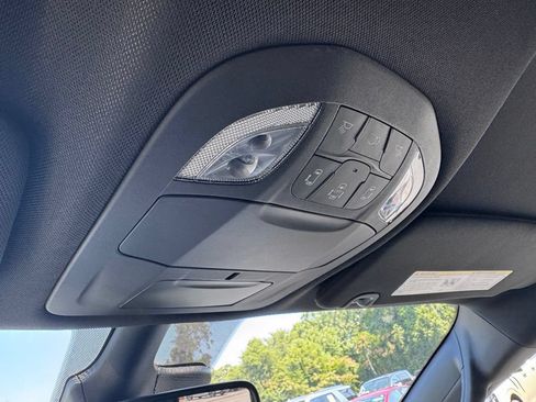 Used 2025 Chrysler Pacifica Select FWD image 31