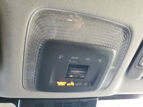 Used 2023 Toyota Prius LE FWD image 20