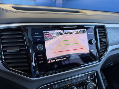 Certified 2023 Volkswagen Atlas SE w/ Panoramic Sunroof Package FWD image 19
