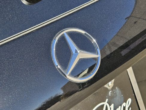 Certified 2025 Mercedes-Benz GLB 250 4MATIC image 9