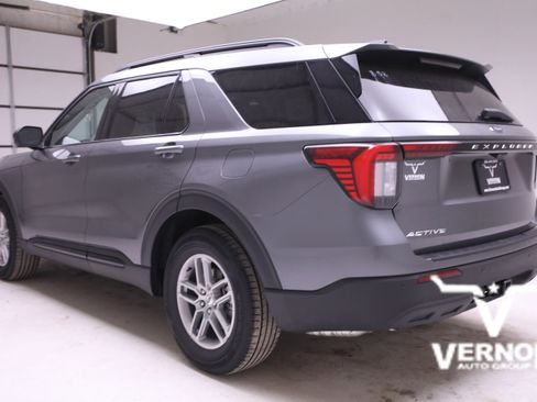 New 2026 Ford Explorer Active image 3