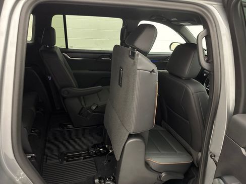 Used 2025 GMC Acadia AT4 w/ LPO, Floor Liner Package AWD/4WD image 60