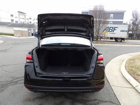 Used 2020 Nissan Versa SR w/ Convenience Package image 14