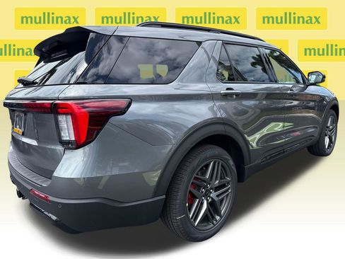 New 2026 Ford Explorer ST-Line w/ ST-Line Street Pack RWD image 16