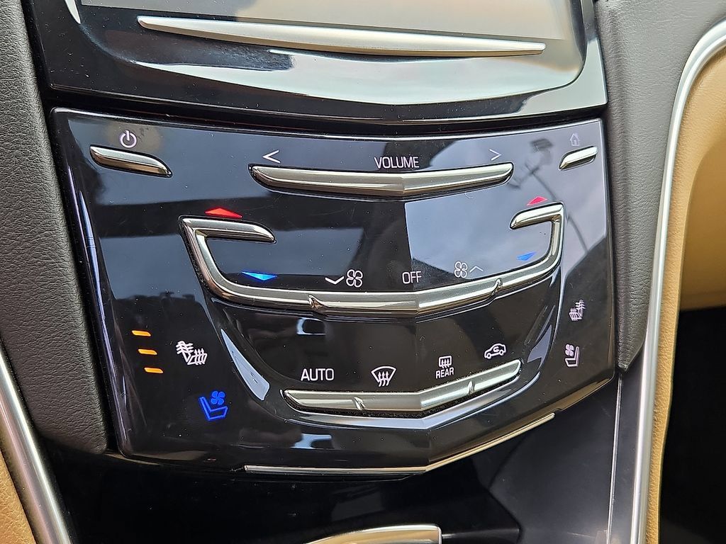 Used 2013 Cadillac XTS Luxury w/ Driver Awareness Package FWD image 17