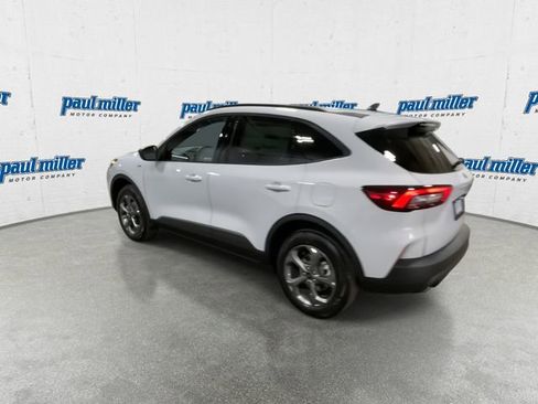 New 2026 Ford Escape ST-Line w/ Cold Weather Package AWD/4WD image 8