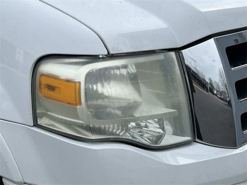 Used 2011 Ford Expedition EL XLT image 9