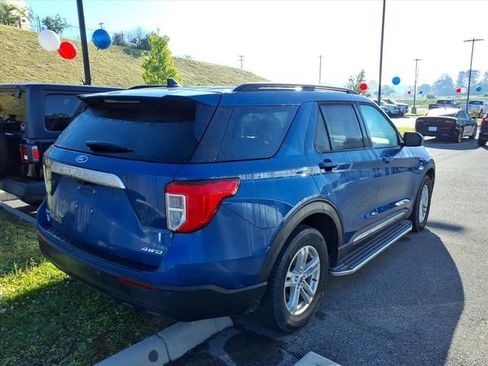 Used 2023 Ford Explorer XLT AWD/4WD image 6
