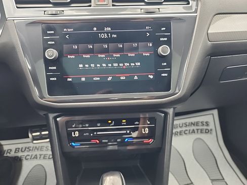 Used 2022 Volkswagen Tiguan SE R-Line image 14