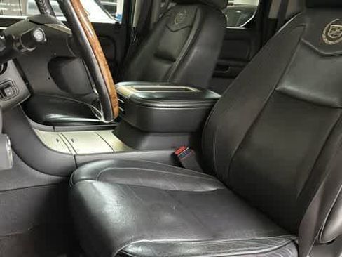 Used 2014 Cadillac Escalade ESV Platinum image 26