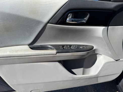 Used 2016 Honda Accord LX image 12