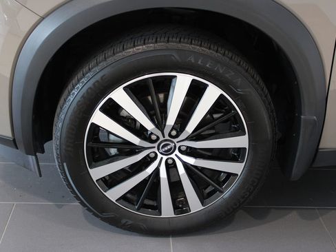 Used 2025 Nissan Pathfinder Platinum AWD/4WD image 29