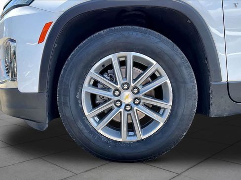 Used 2023 Chevrolet Traverse LT FWD image 10