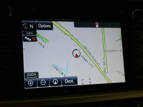 Used 2018 Toyota Highlander SE image 29