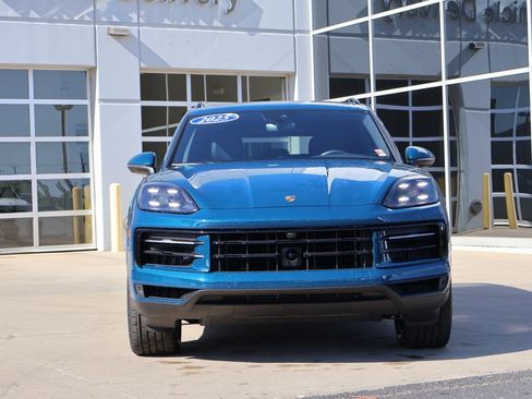 Used 2025 Porsche Cayenne S AWD/4WD image 2